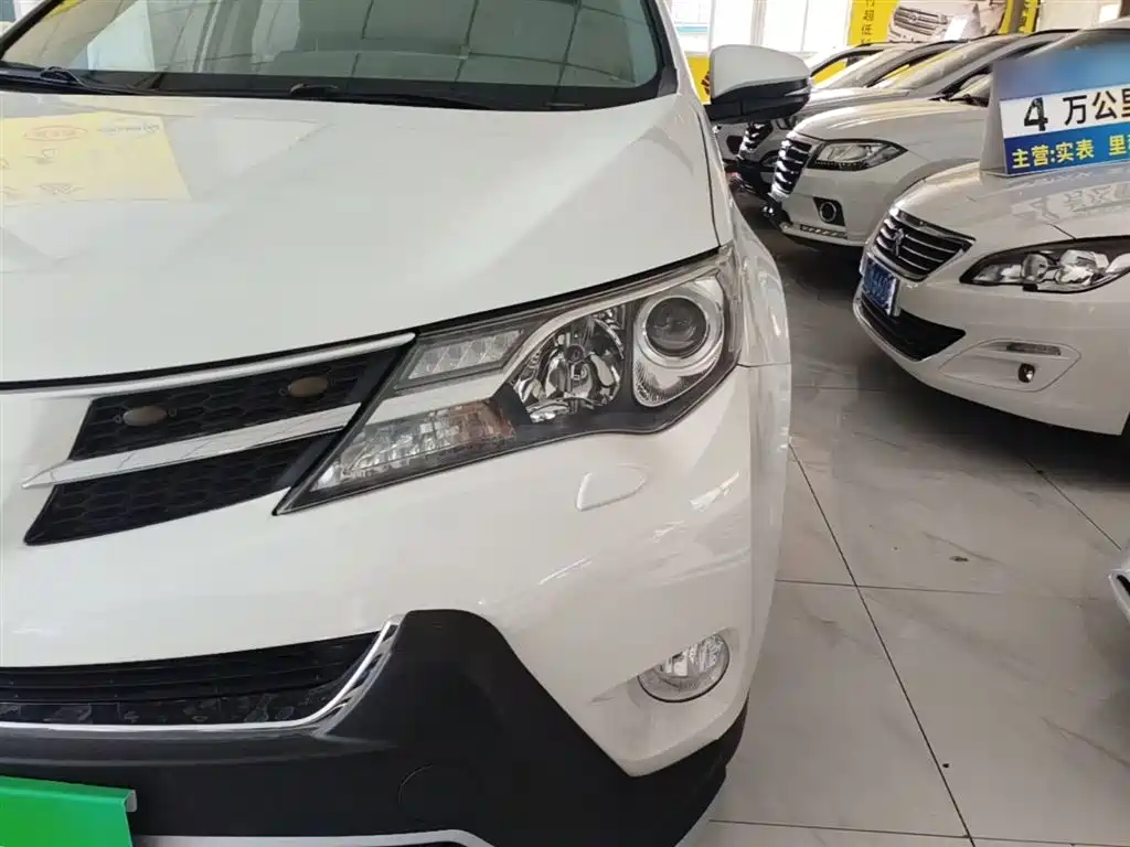 Toyota RAV4 Rongfang 2015 2.5L Automatic 4WD Elite Edition фото 24