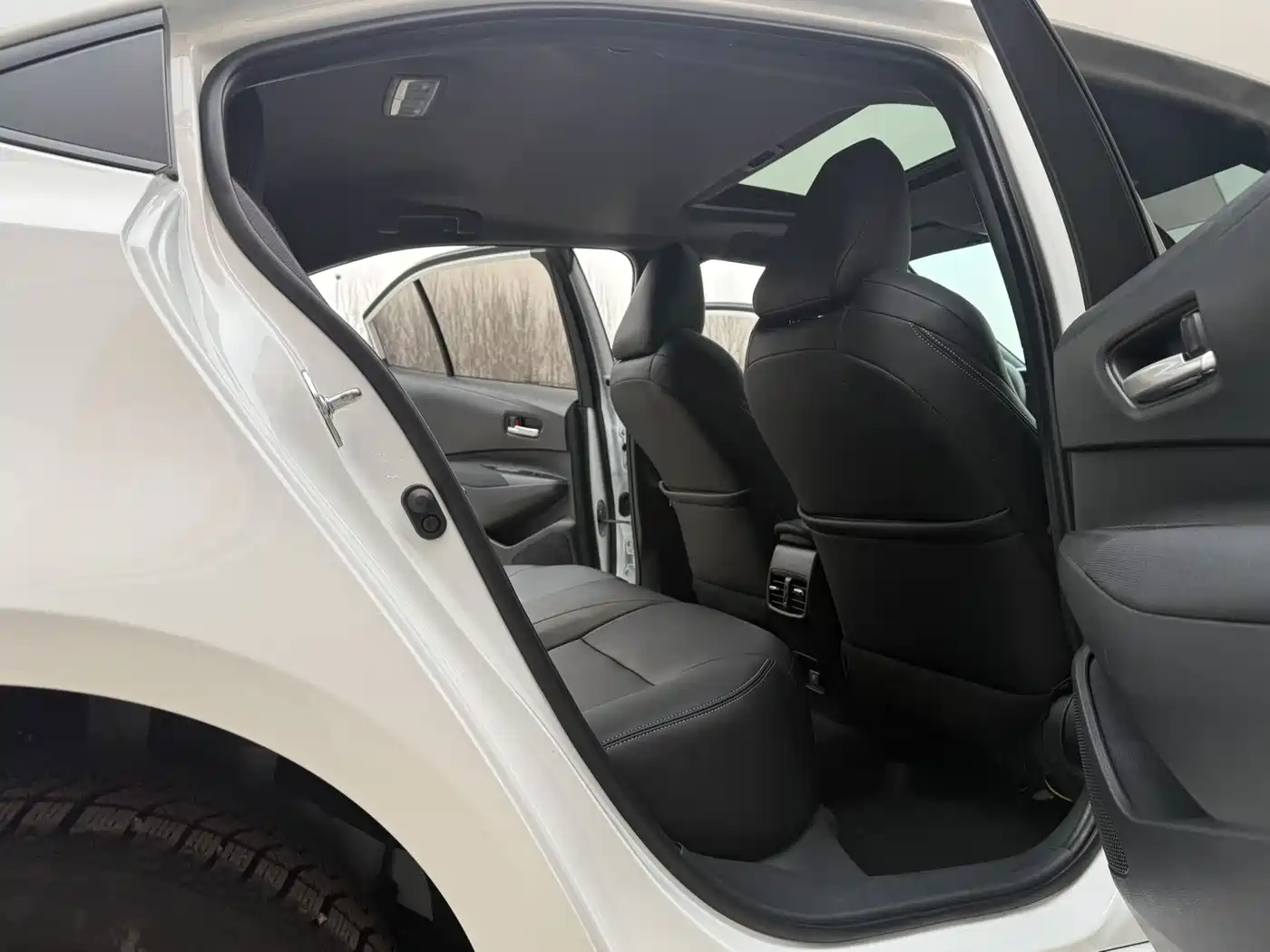 Toyota Levin 2023 185T CVT Luxury фото 12