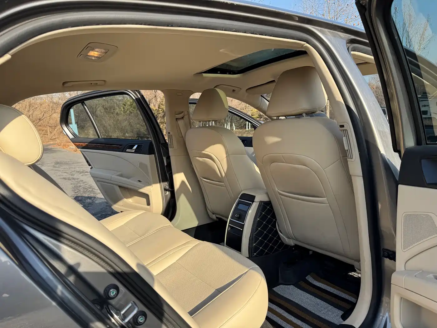 Škoda Superb 2012 1.8TSI Automatic Noble Elegance Edition фото 16