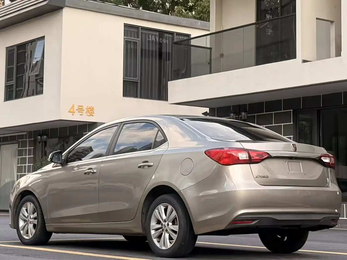 Roewe 360 2017 2015 1.5L Automatic Luxury