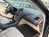Photo 11 - Lexus ES
