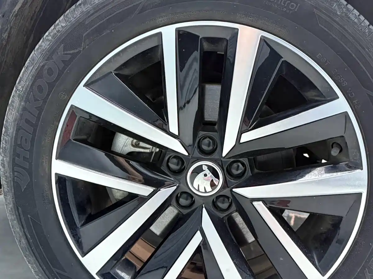 Škoda Kamiq 2021 1.5L Auto Comfort Edition фото 23
