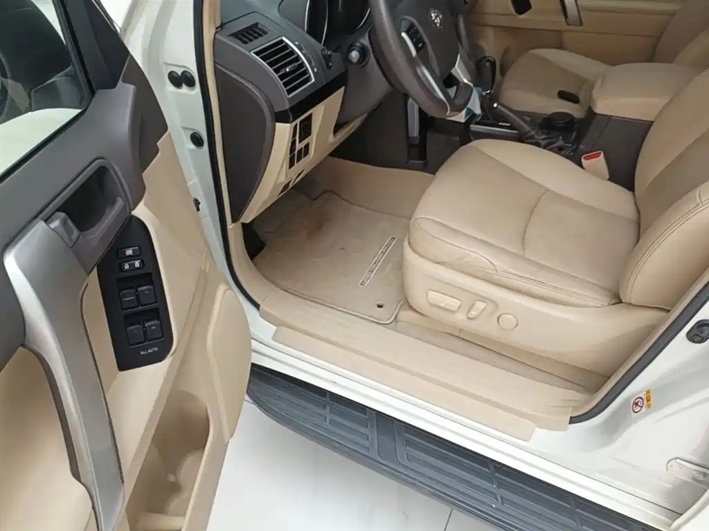 Toyota Prado 2016 2.7L Auto Luxury Edition фото 16