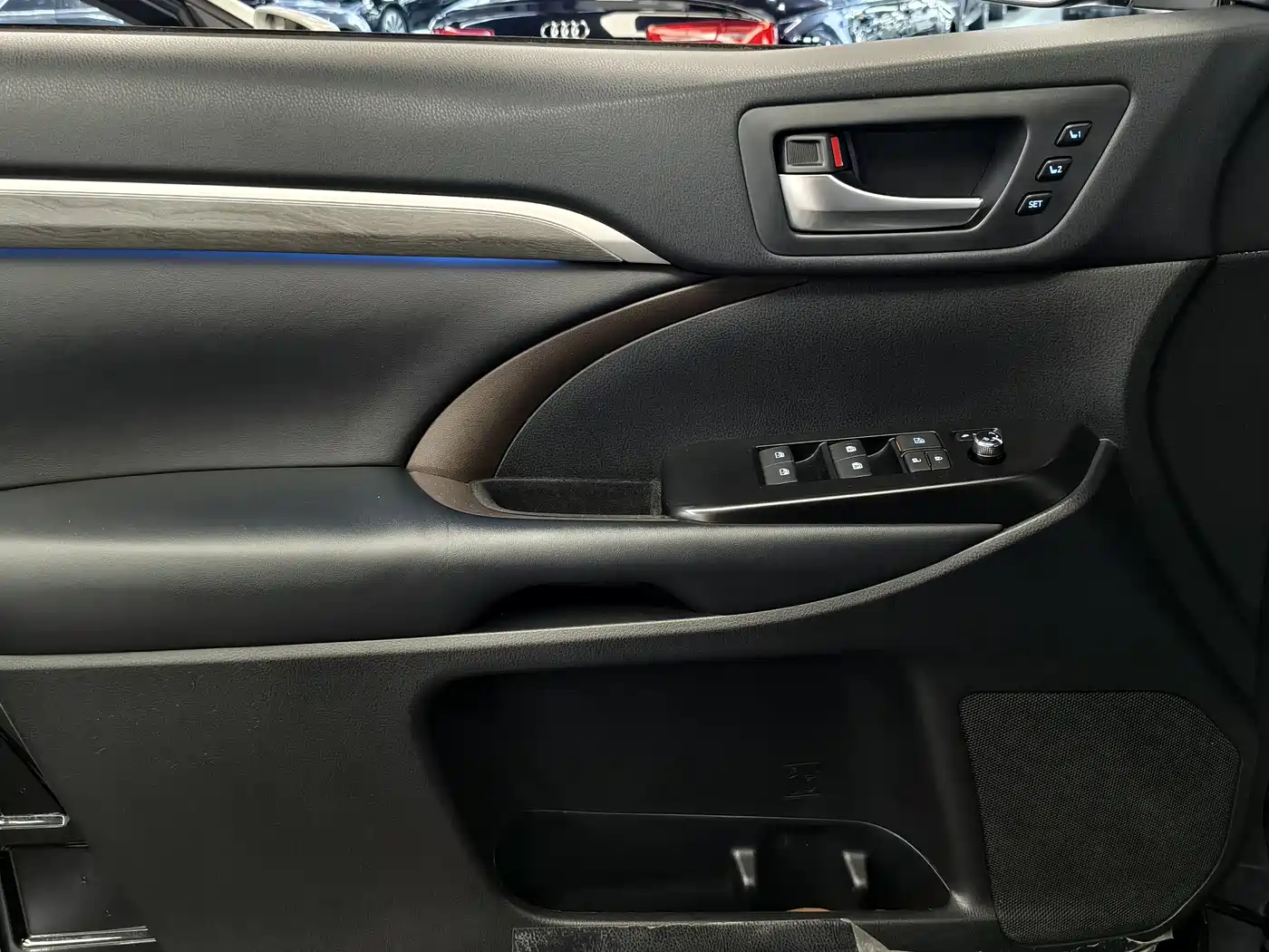 Toyota Highlander 2018 2.0T 4WD Ultimate 7-seater (China V) фото 7