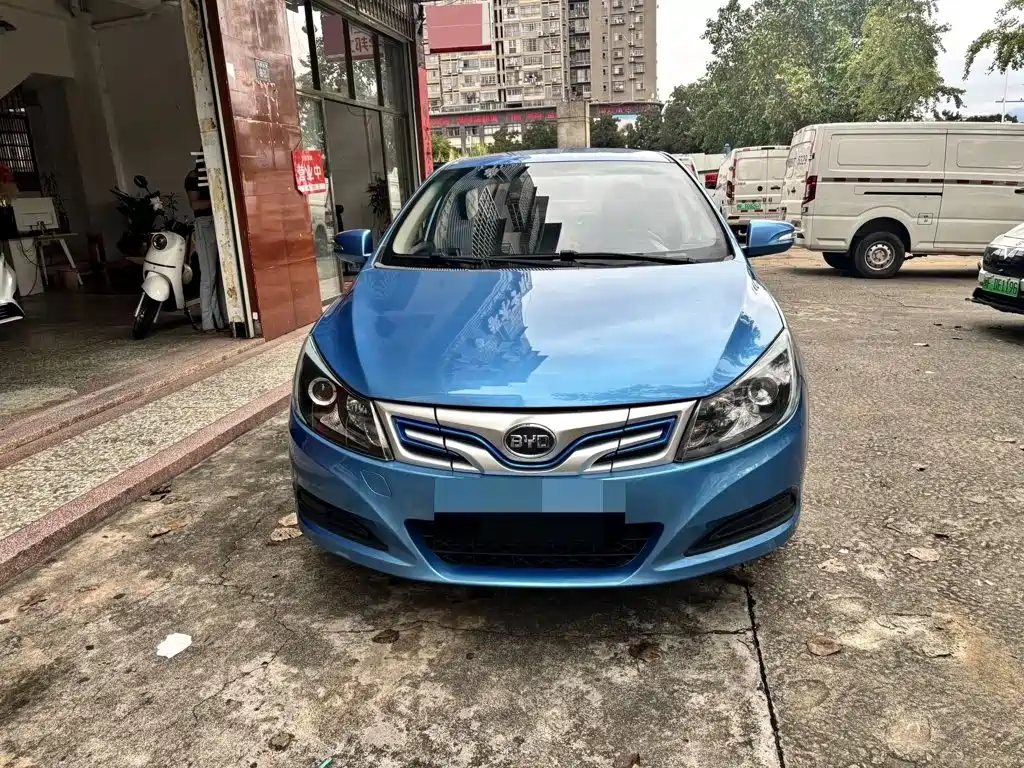 2022 BYD e5