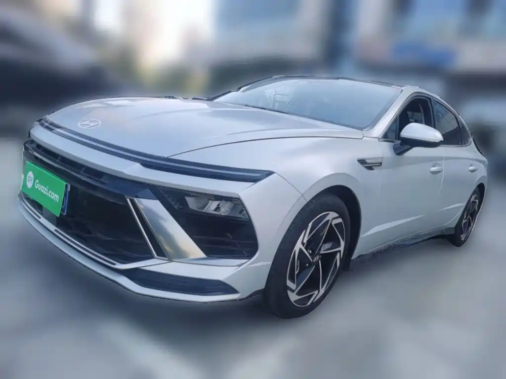Photo 1 - Hyundai Sonata