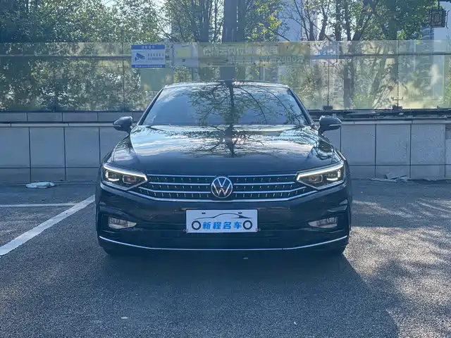 Volkswagen Magotan 2023 2 Million Units Anniversary Edition 330TSI DSG Leading Type — фото 2