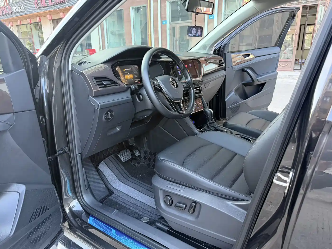 Volkswagen Tharu 2022 280TSI FWD Luxury Edition фото 12