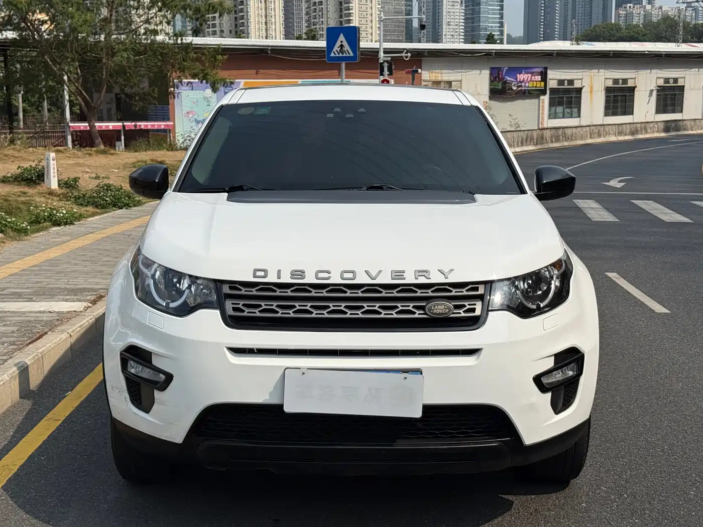 Land Rover Discovery Sport 2017 2.0T PURE фото 2