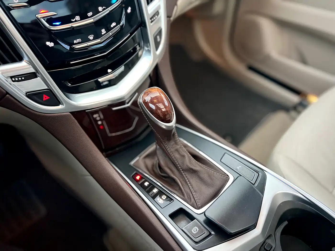 Cadillac SRX 2014 3.0L Elite Model фото 16