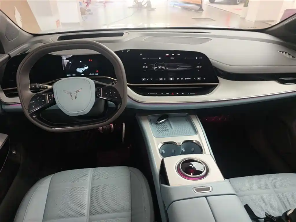 Hongqi Tian Gong 08 2025 730 Smart Selection Edition фото 6