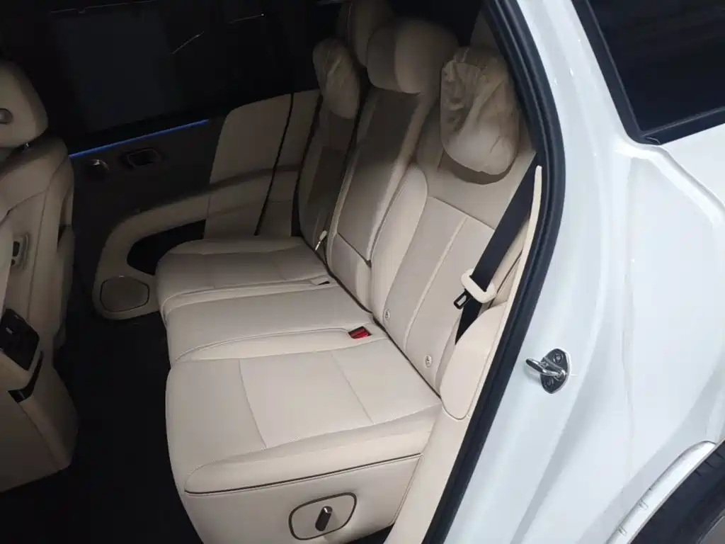 Li Auto i6 2026 2025 4WD Base Model