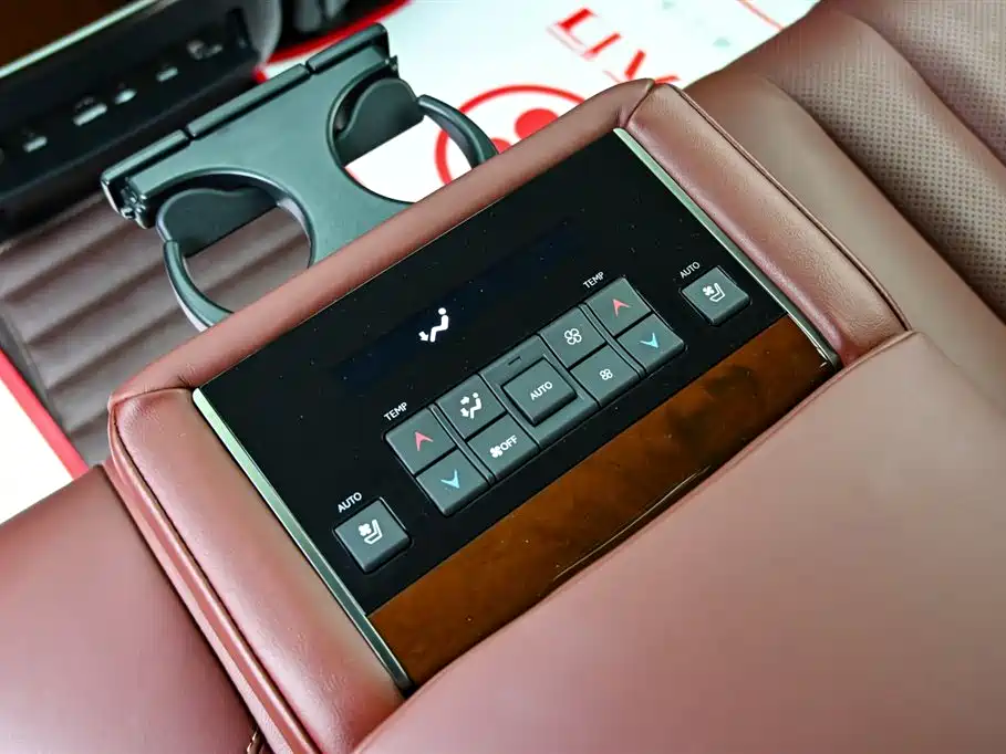 Lexus LX 2017 570 Prestige Luxury фото 36