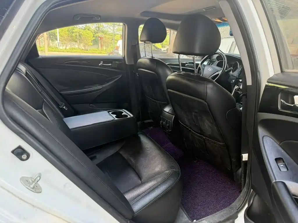 Фото 6 - Hyundai Sonata