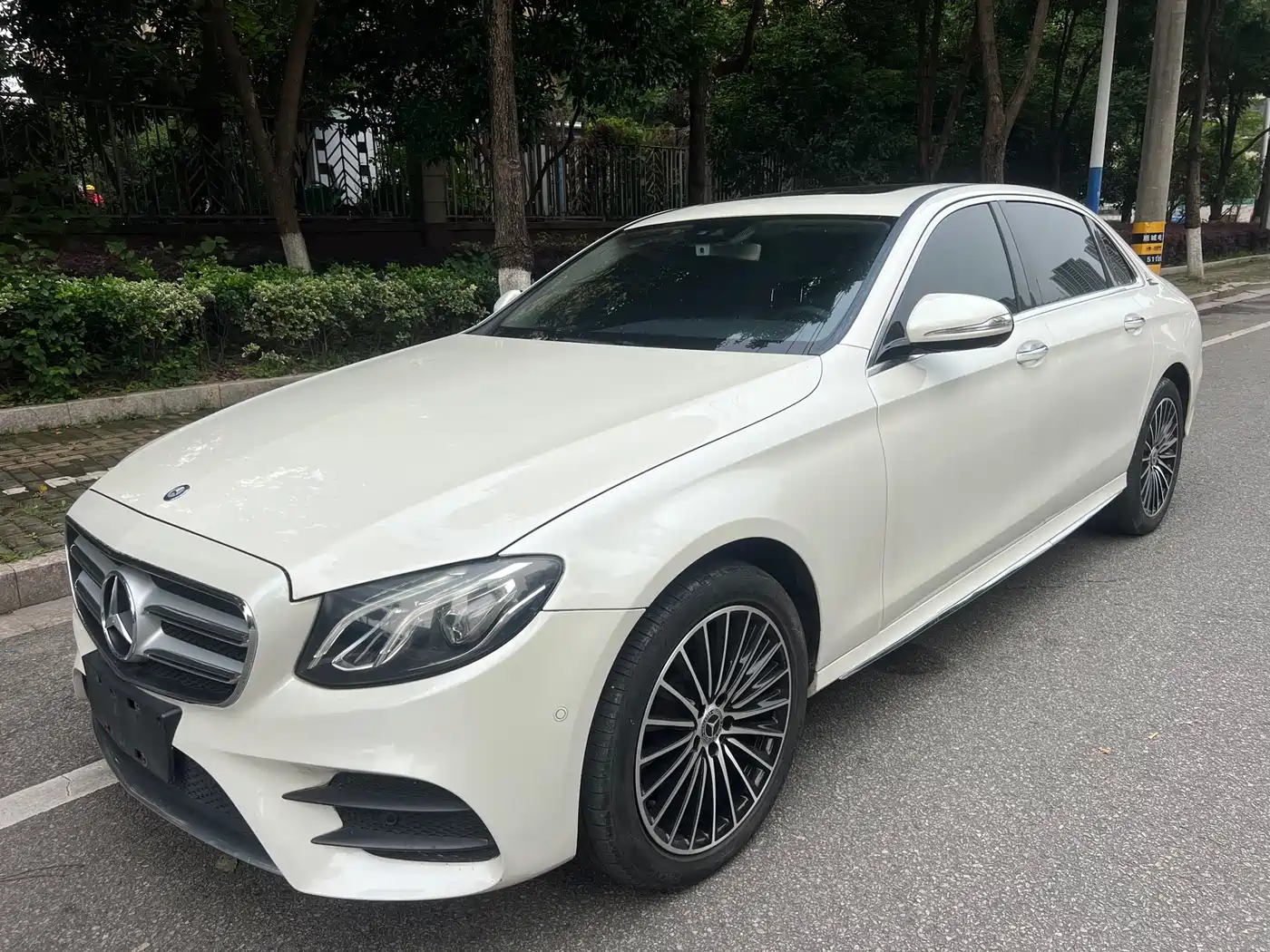 Mercedes-Benz E-Class 2017 E 200 L 4MATIC
