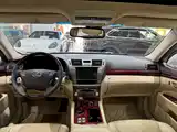 Фото 11 - Lexus LS