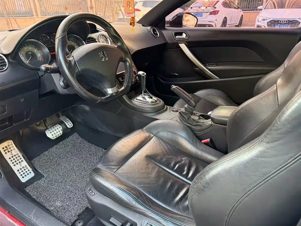 Peugeot RCZ 2011 1.6T Luxury Sport фото 7