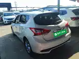 Photo 5 - Nissan Tiida