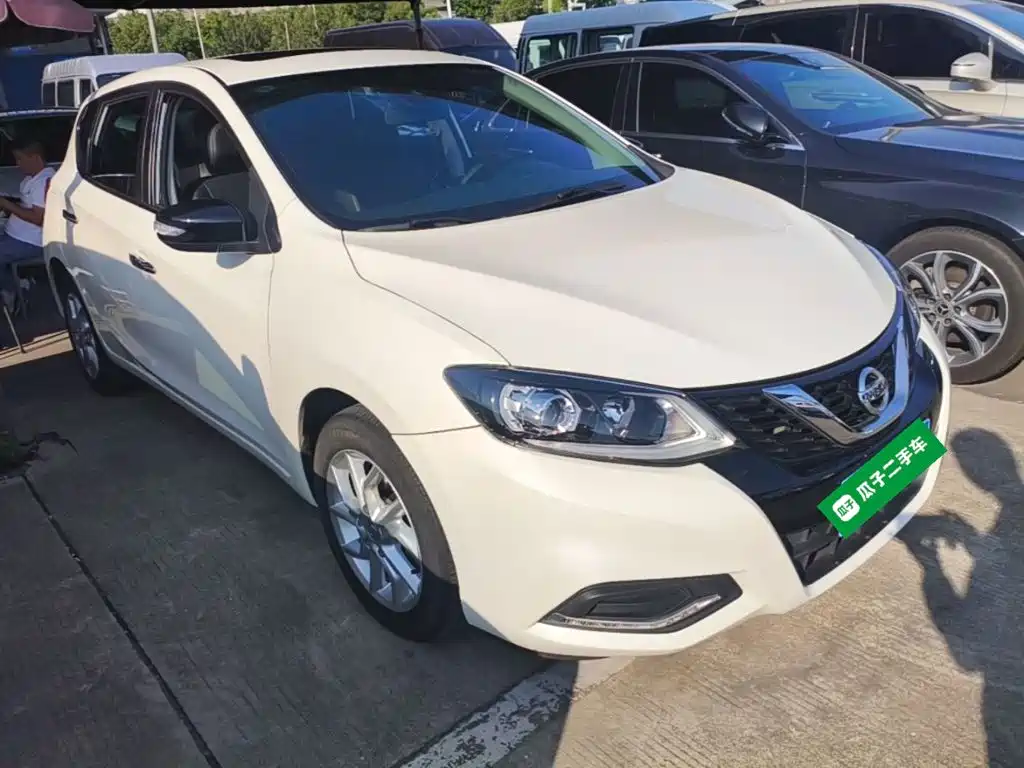 Photo 4 - Nissan Tiida