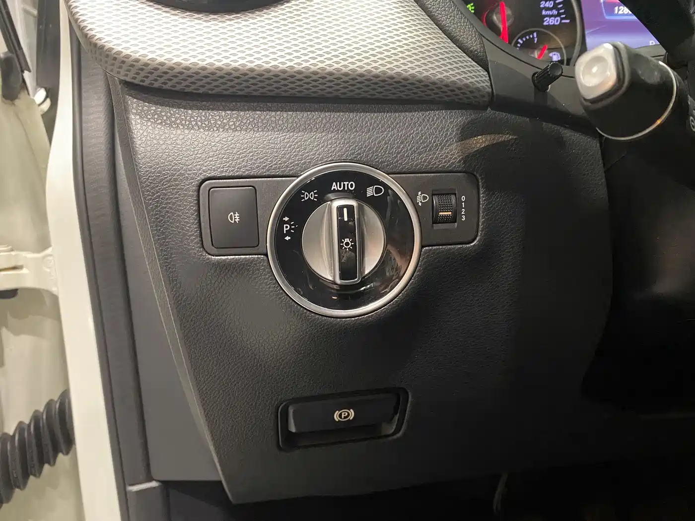 Mercedes-Benz B-Class 2015 B 200 Dynamic фото 4