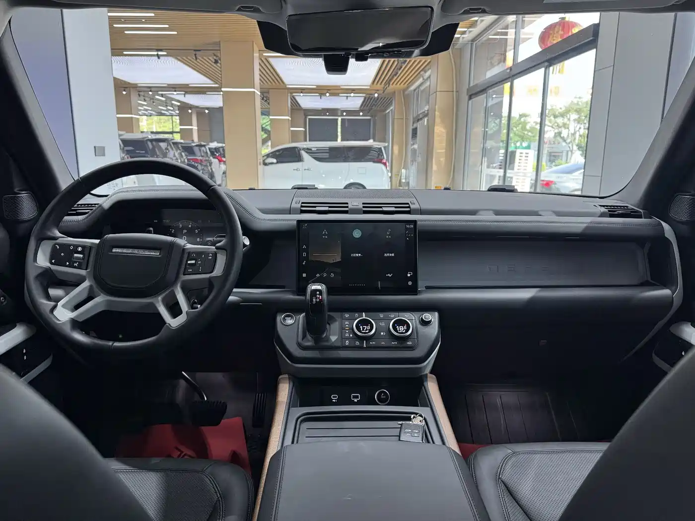 Land Rover Defender 2024 110 3.0T P400 Dark Special Edition фото 17