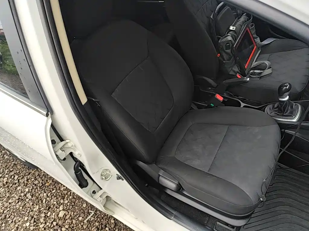 Kia K2 2017 2015 Sedan 1.4L MT GLS
