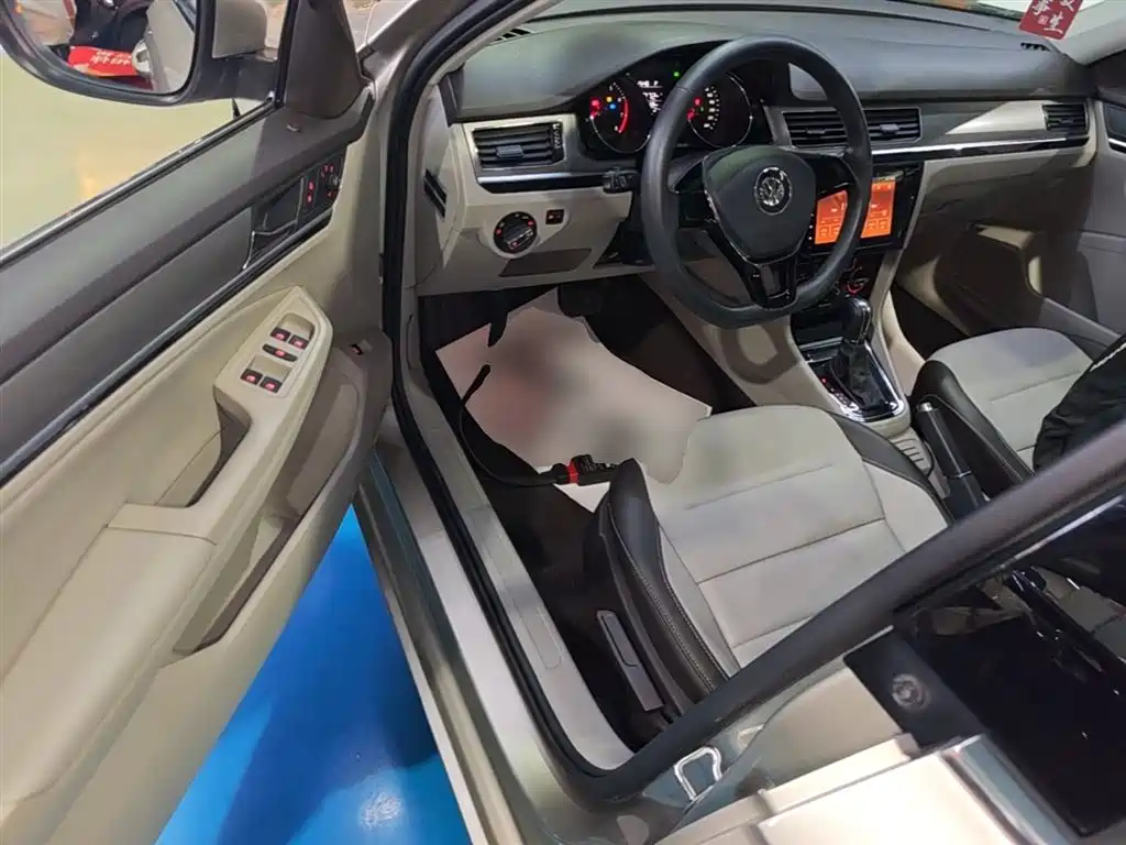 Volkswagen Bora 2016 Model 1.6L Automatic Comfort фото 16