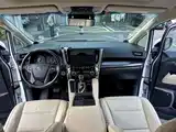 Фото 12 - Toyota Vellfire