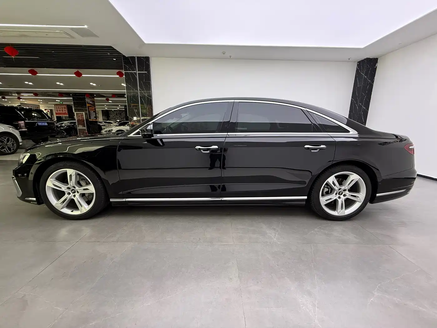 Audi A8 2023 A8L 50 TFSI quattro Exclusive фото 6