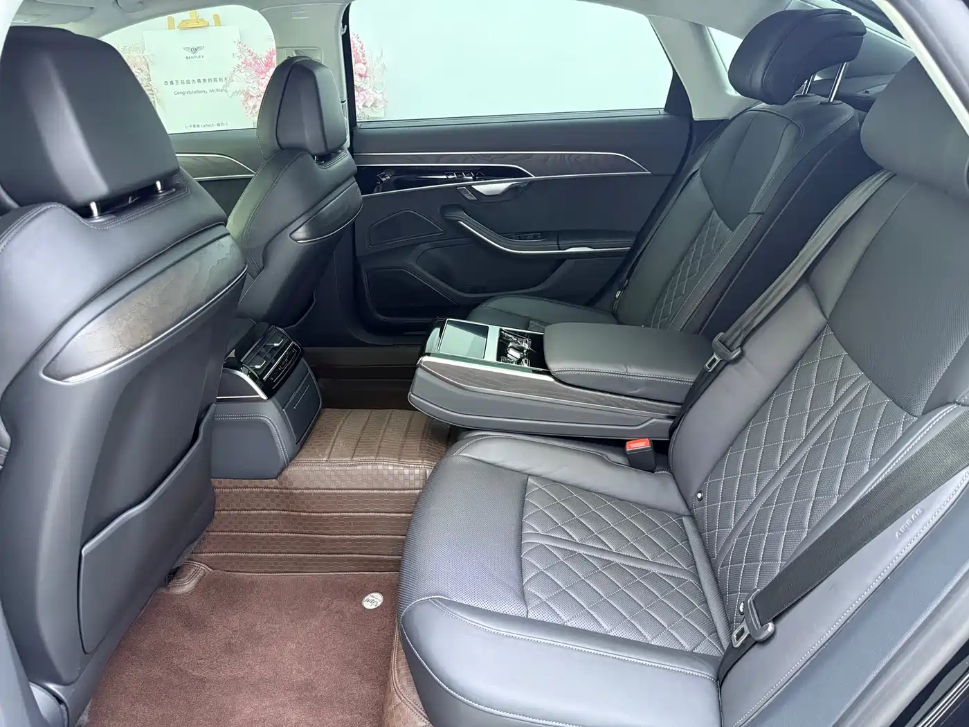 Audi A8 2023 A8L 50 TFSI quattro Exclusive фото 15