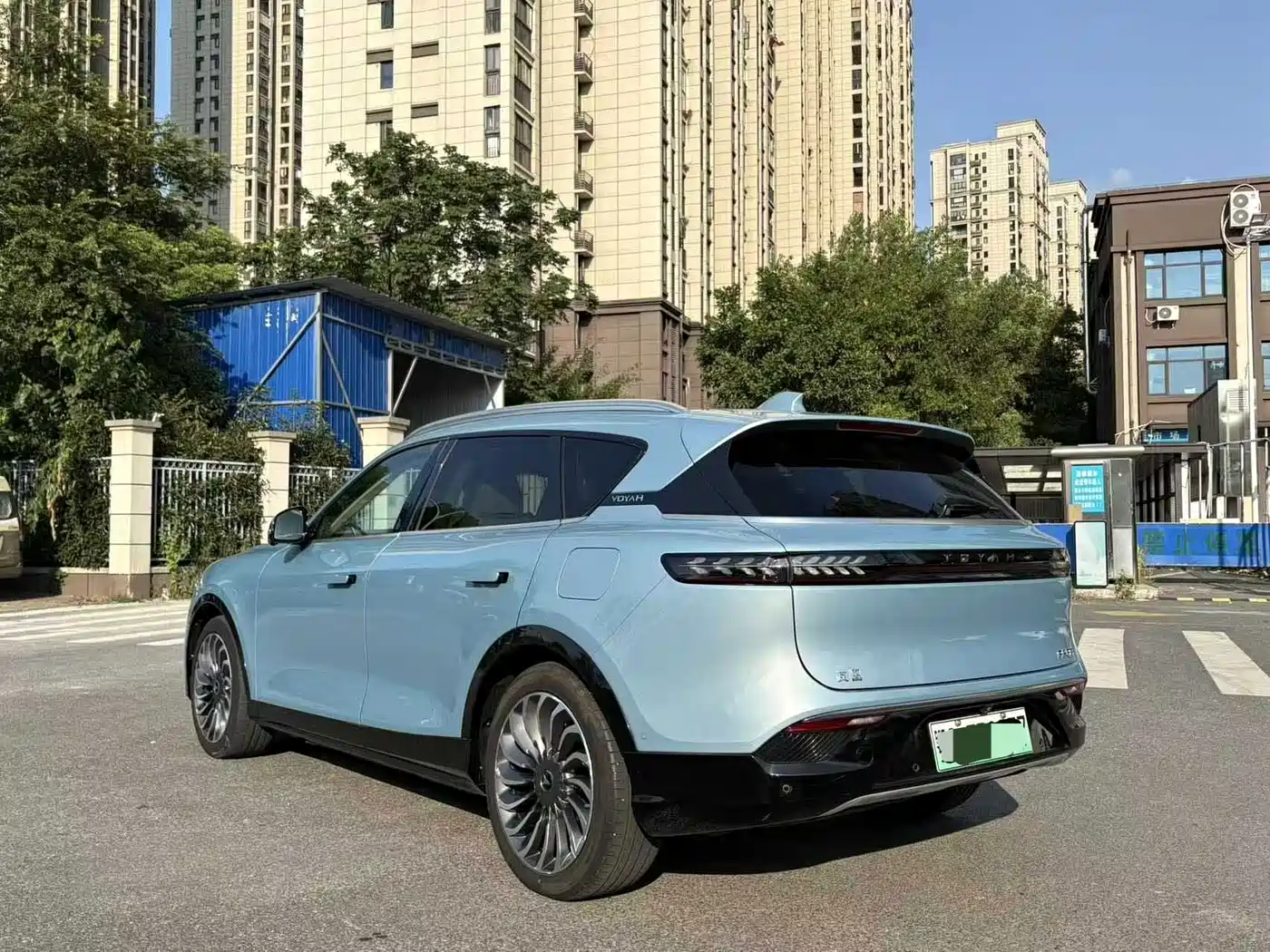 Voyah Free 2021 2021 AWD Standard Range Extender Exclusive Luxury Package