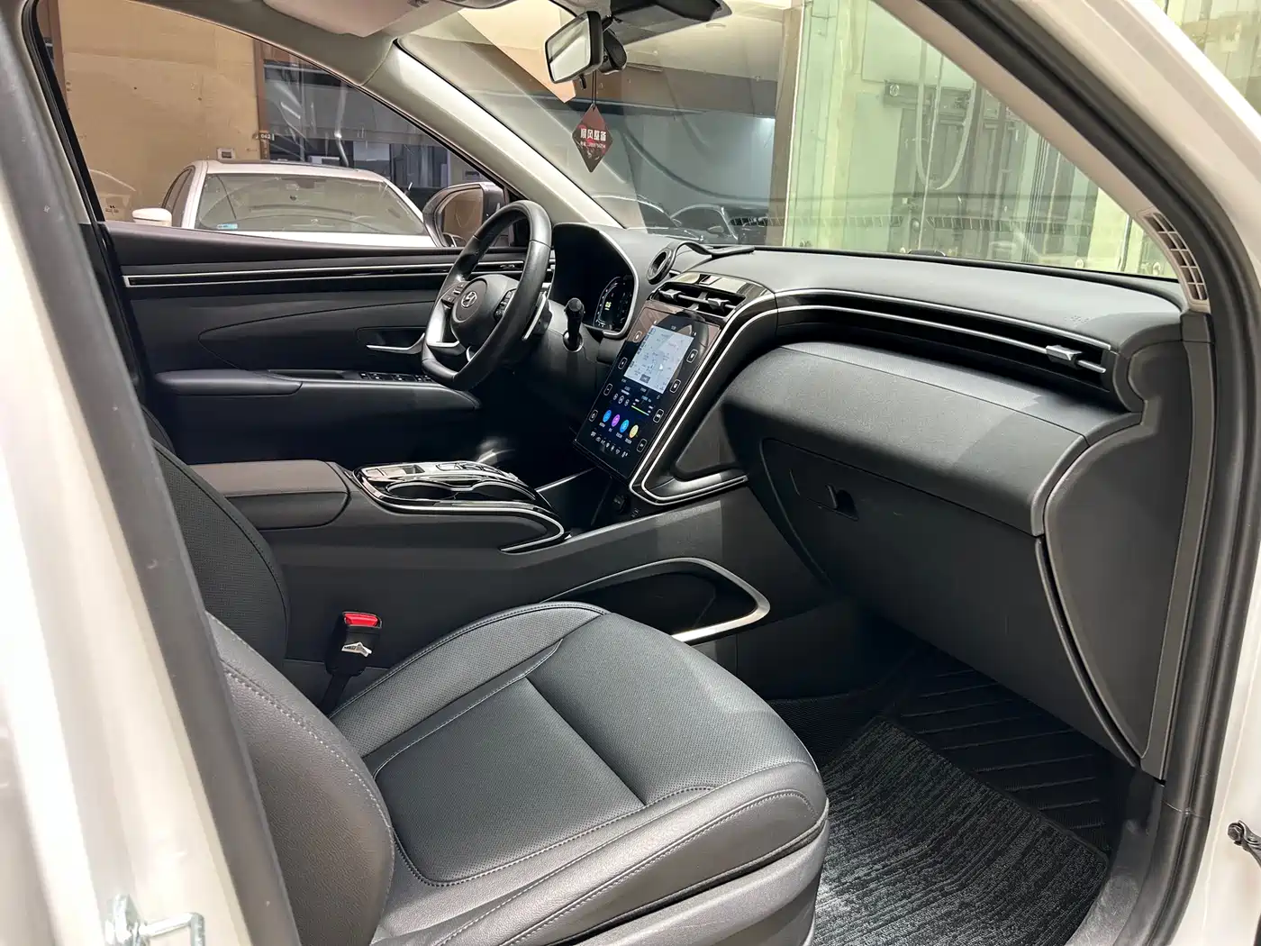 Hyundai Tucson 2023 Tucson L 1.5T Automatic 2WD DLX Luxury Edition фото 11