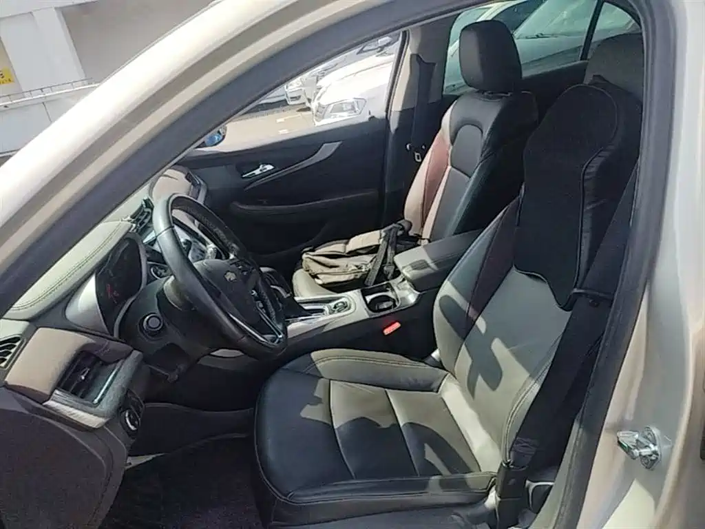 Chevrolet Malibu 2016 2.0L Automatic Luxury фото 15