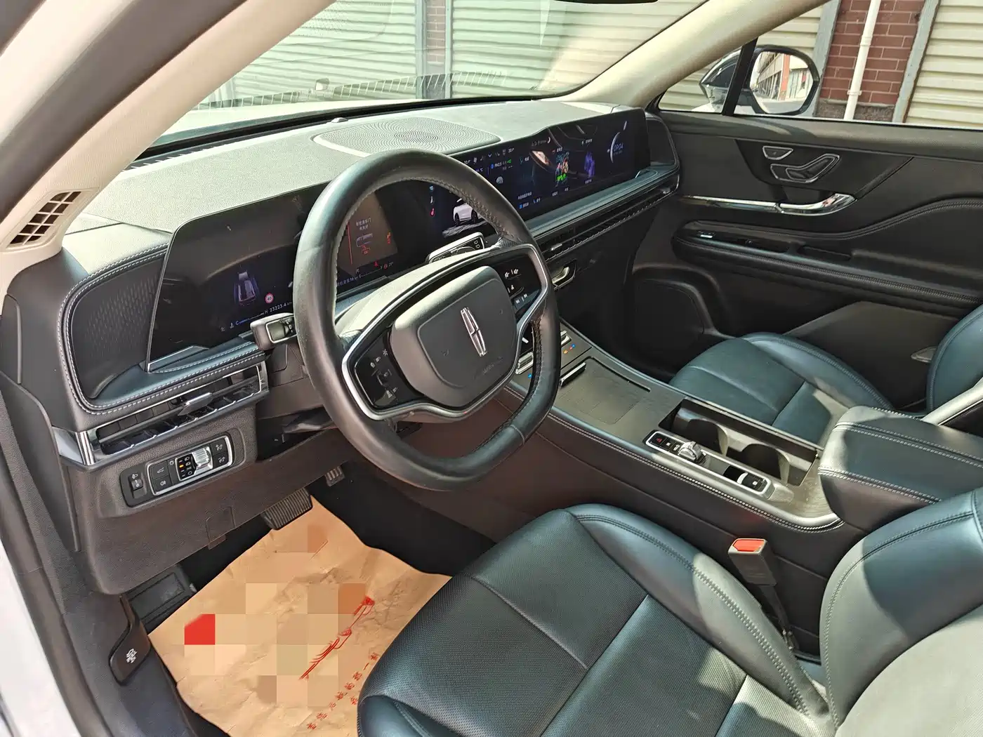 Фото 4 - Lincoln Adventurer