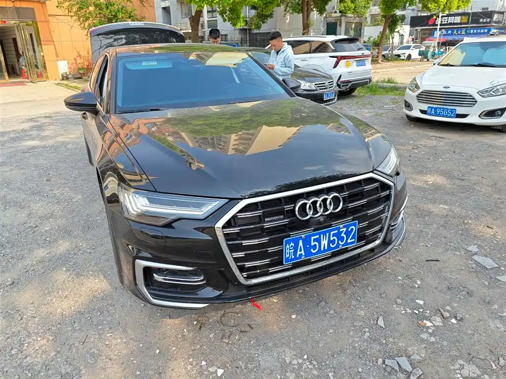 Audi A6L 2024 55 TFSI quattro Exclusive Dynamic фото 4
