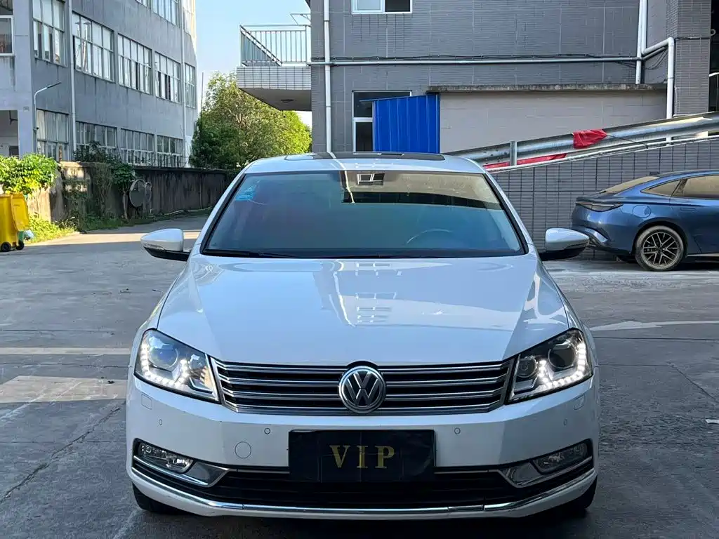 صورة 2 - Volkswagen Magotan