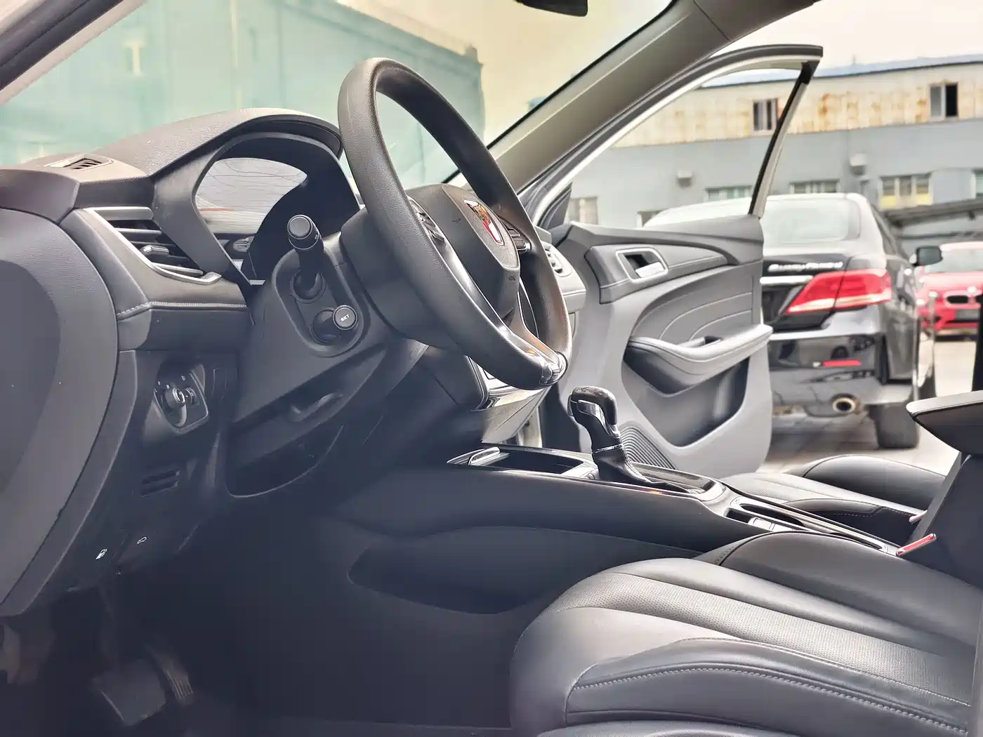 Photo 12 - Roewe i5