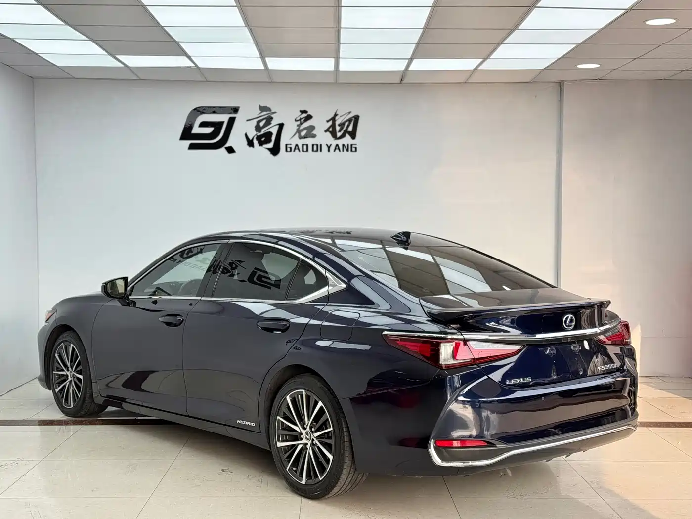 Lexus ES 2022 300h Ultimate Edition фото 28