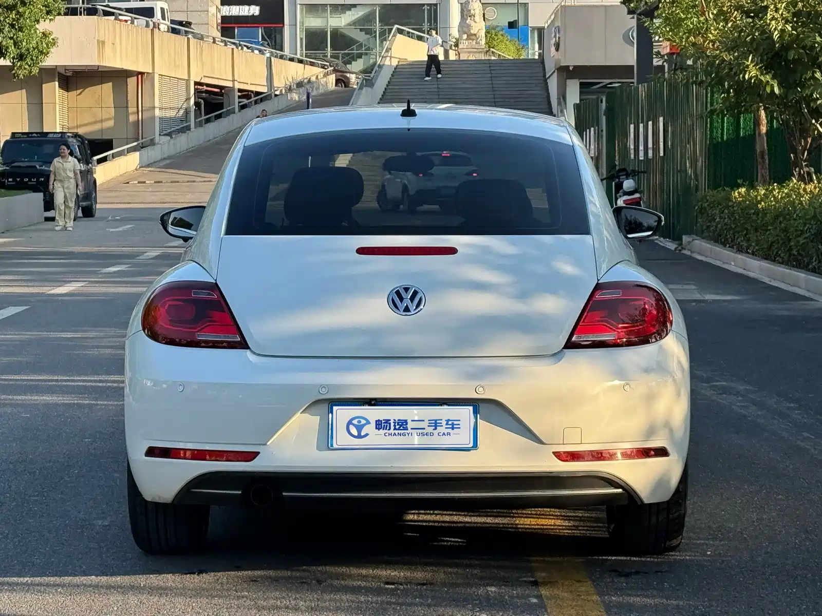 Photo 4 - Volkswagen Beetle