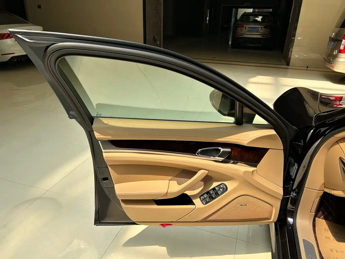 Porsche Panamera 2010 Panamera 3.6L фото 17
