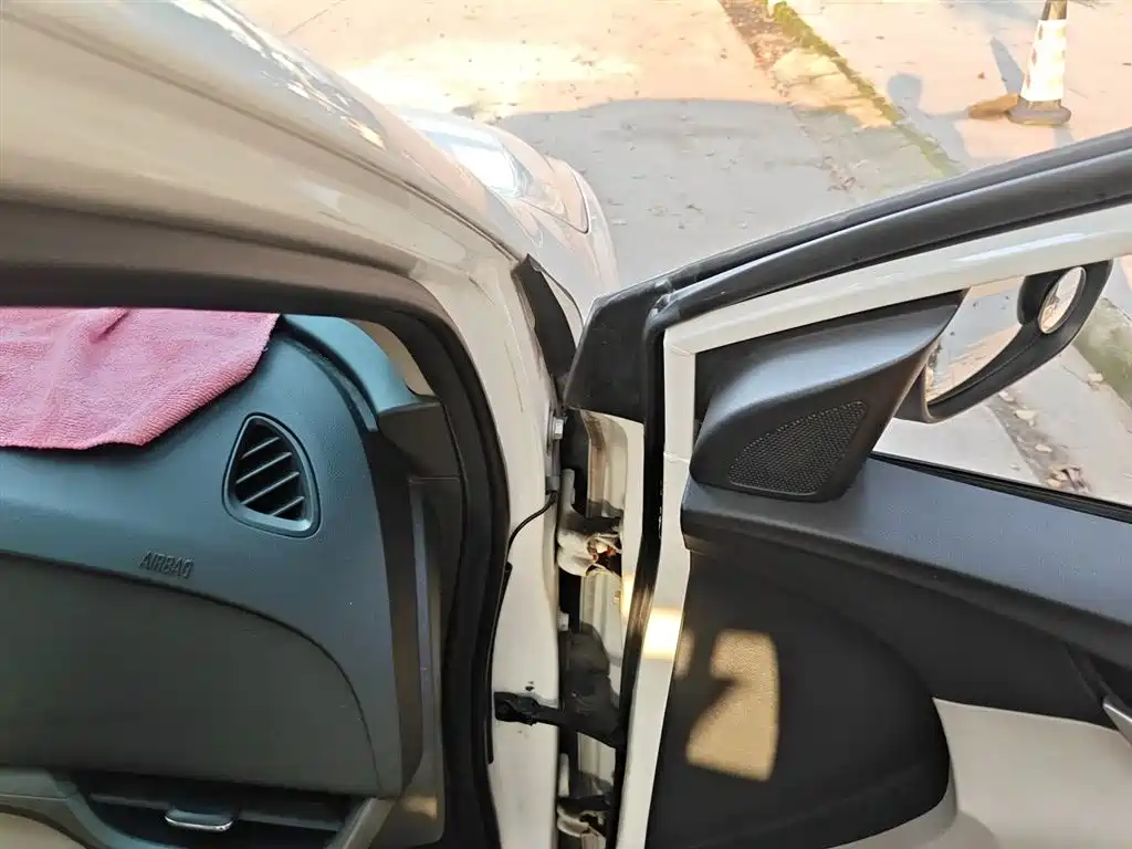 Buick Excelle 2017 15N Automatic Elite фото 20