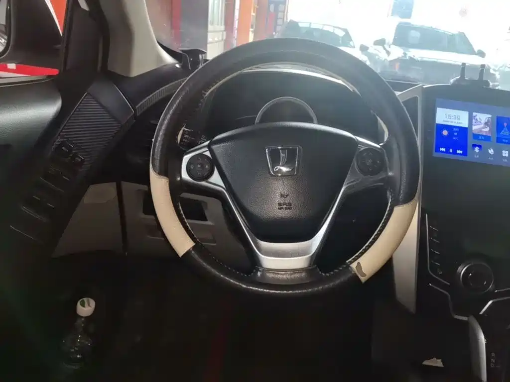 Luxgen U6 SUV 2015 2015 1.8T Fashion Edition