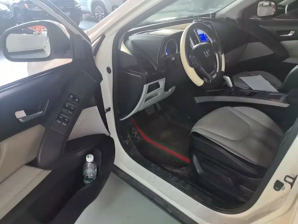 Фото 21 - Luxgen U6 SUV