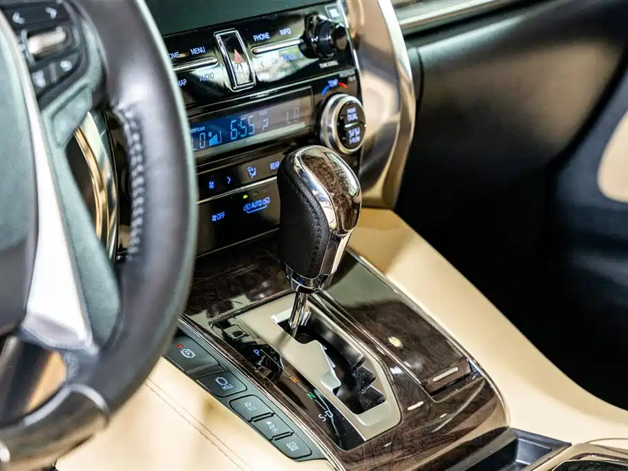 Toyota Alphard 2021 Hybrid 2.5L Premium фото 15