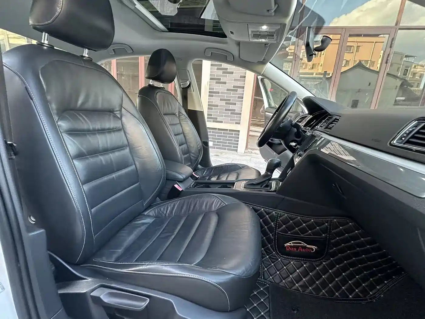 Volkswagen Lamando 2015 330TSI DSG Comfort фото 10