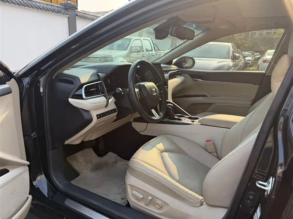 Toyota Camry 2021 2.5G Luxury Edition фото 4