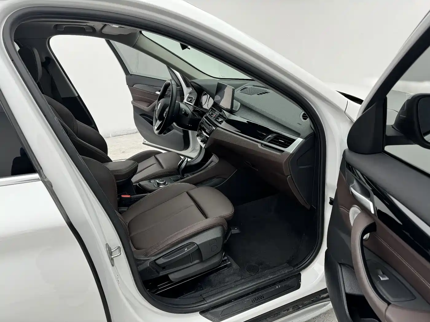 BMW X1 2022 sDrive20Li Fashion фото 17