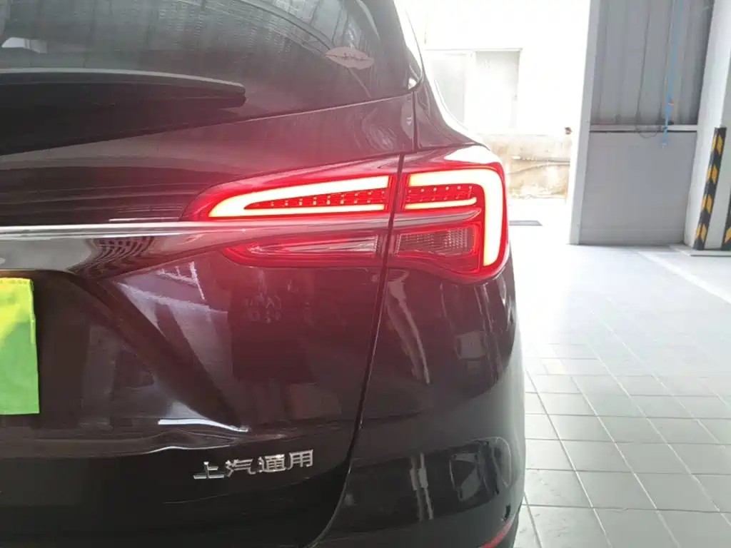 Фото 8 - Buick Envision Plus