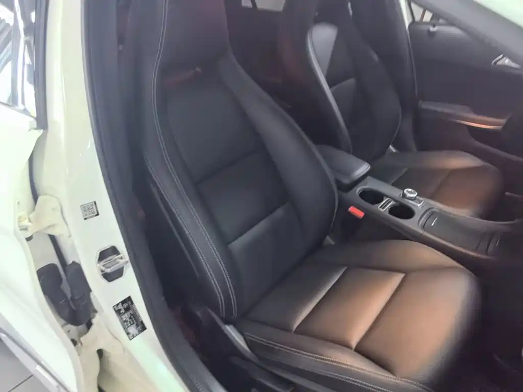 Mercedes-Benz GLA 2015 2015 GLA 220 4MATIC Fashion Edition
