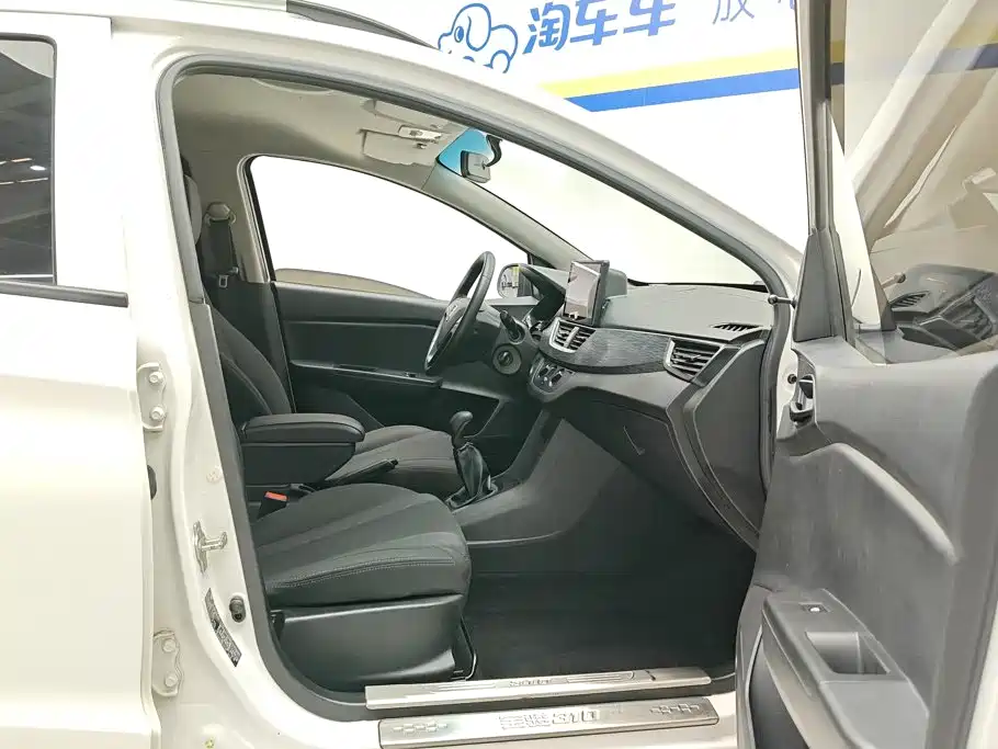 Фото 8 - Baojun 310